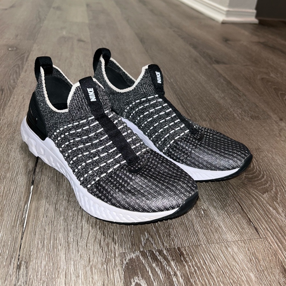 Nike phantom running shoes